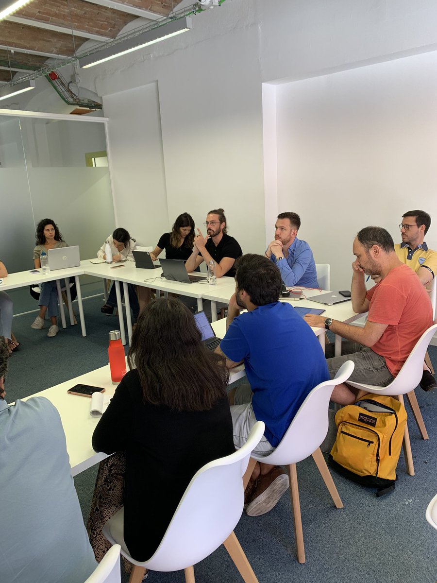 carlosblanco's tweet photo. Escuchando al crack de @davmiranda hablando de M&amp;A y pactos de socios con CEO’s de startups de @NuclioVB y equipo SC. https://t.co/dx1Gm1kpPh