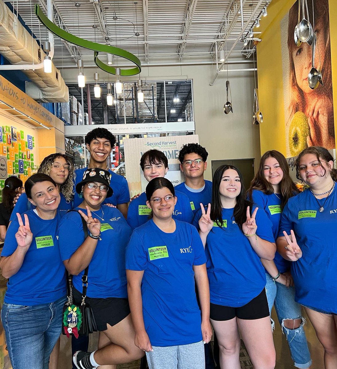 RYICrew's tweet photo. Giving back to the community is so important to teach our teens. Support each other. #rebuildyourself #ryicrew #nonprofit #foodpantry #love #support #trending #highschool #florida #NeverAlone #giveback https://t.co/94dj9eHAte https://t.co/v18PGvO6U9
