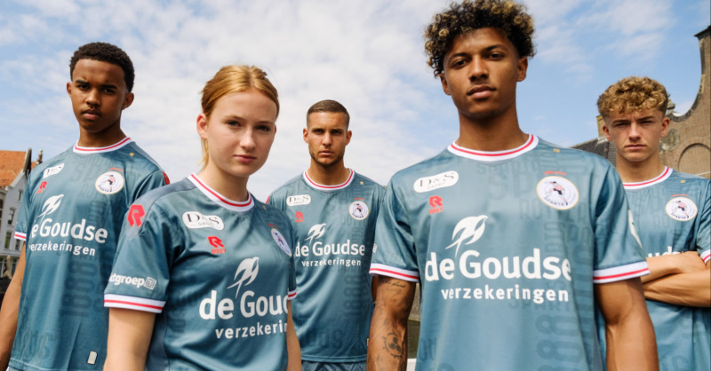 SpartaRotterdam's tweet photo. SP-AR-TA! 6 letters waarin de ziel van elke Spartaan, verleden, heden en toekomst zit verweven. Er is geen mooier woord om ons komend seizoen vooruit te stuwen tijdens al onze uitwedstrijden. 

SP-AR-TA! Sinds 1888, en jaren nog hierna.