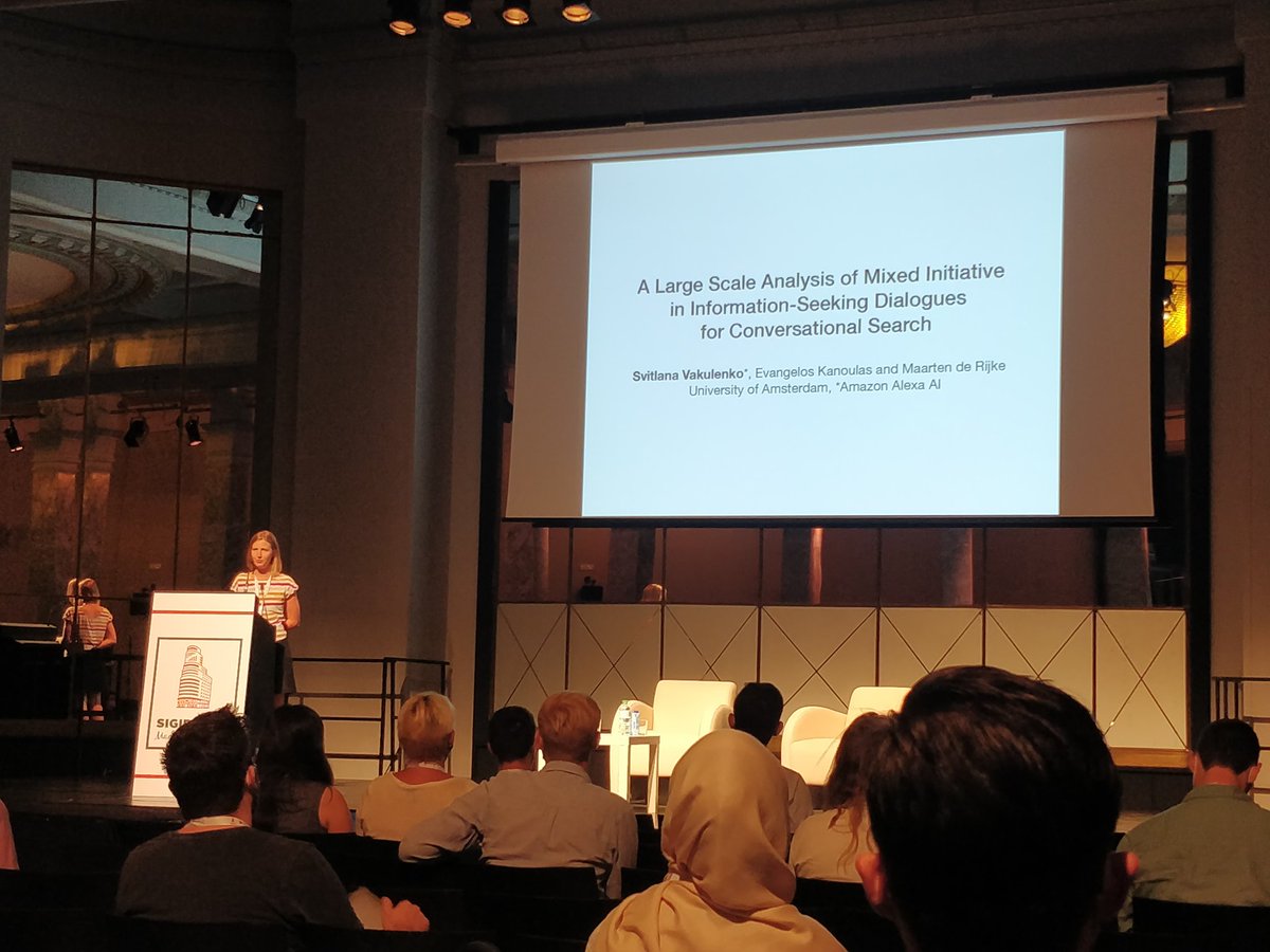AldoLipani's tweet image. .@svakulenk0 is presenting the TOIS paper: &quot;A Large Scale Analysis of Mixed Initiative in Information-Seeking Dialogues for Conversational Search&quot; #SIGIR2022