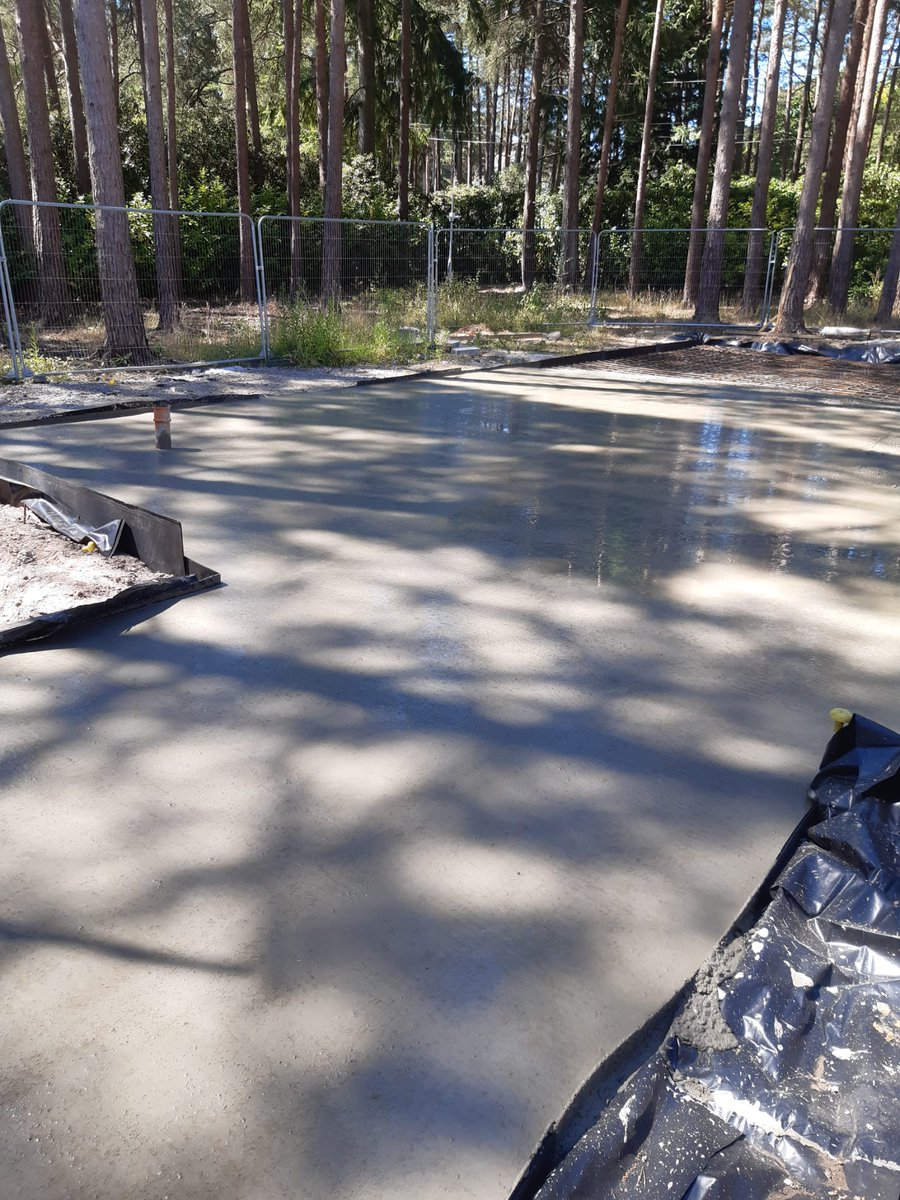 TricourtPiling's tweet photo. Works going well in Avon Castle, Ringwood. Reinforcement works in place and concrete slab completed.
#tricourt piling #concrete slab #reinforcements #new build #Dorset #Hampshire #new foundations https://t.co/BbbmmjYqsl