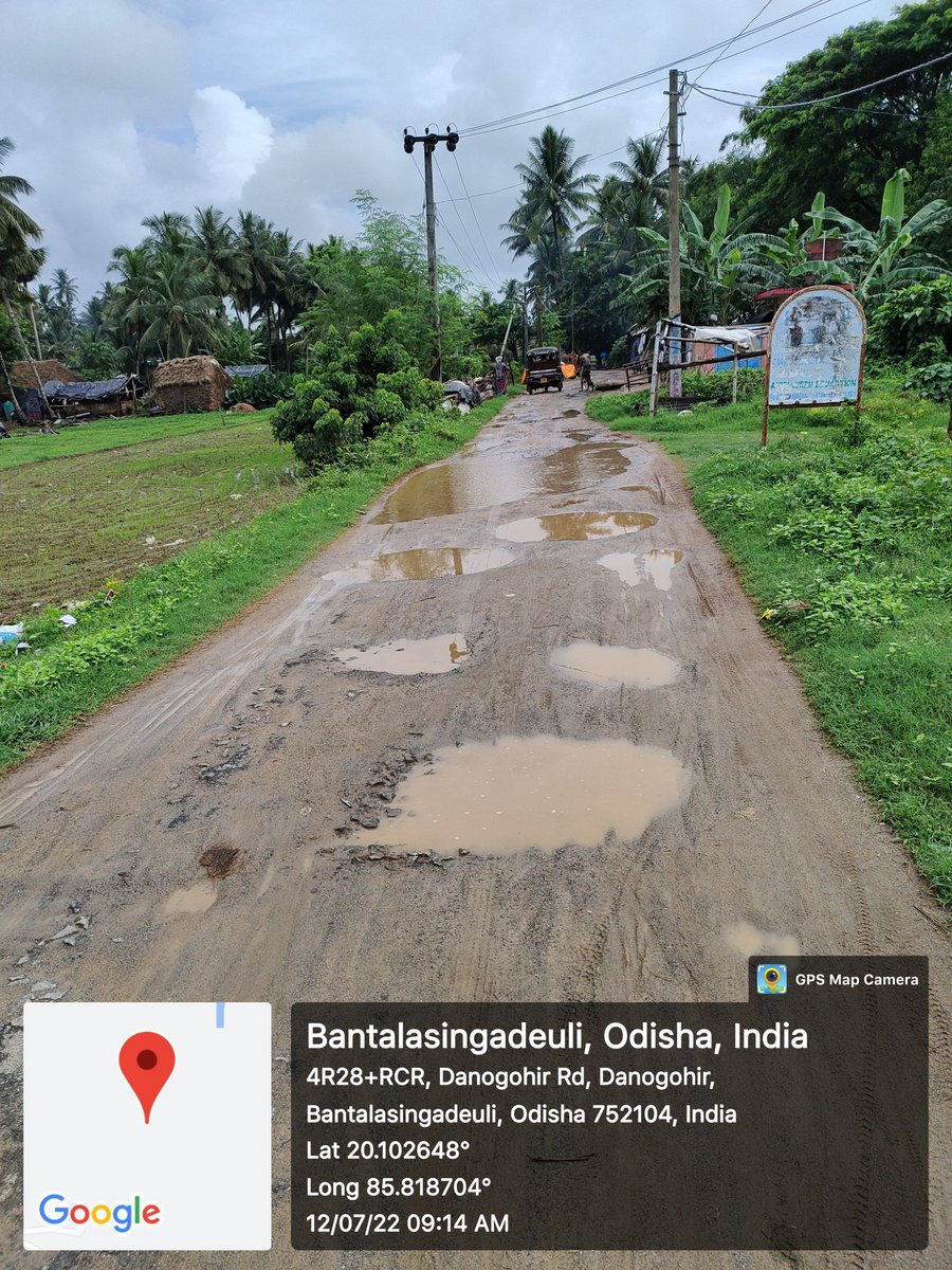 Akhtarmohamme12's tweet photo. @rudramaharathy @piplinac @samarth_verma @HUDDeptOdisha @SecyChief 
Dear sir this is our road which comes under Puri District, PIPILI, N.A.C WORD NO.-14 main road which has not worked not even a single time repair for the last 25 years, these images look like this. https://t.co/eCKJA0otZ7