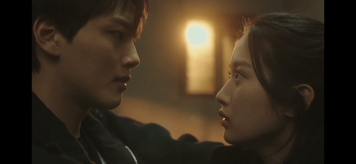 dino_zeepbel's tweet photo. Yo ando bien atrasada con este dorama ya.. y si me dicen que son hermanos me mato :) ES QUE YA LOS VI CON OJOS DE NOVIOS 😭😭 

#Link #LinkEatLoveDie #linkep2 https://t.co/uXQ5GRMRFW