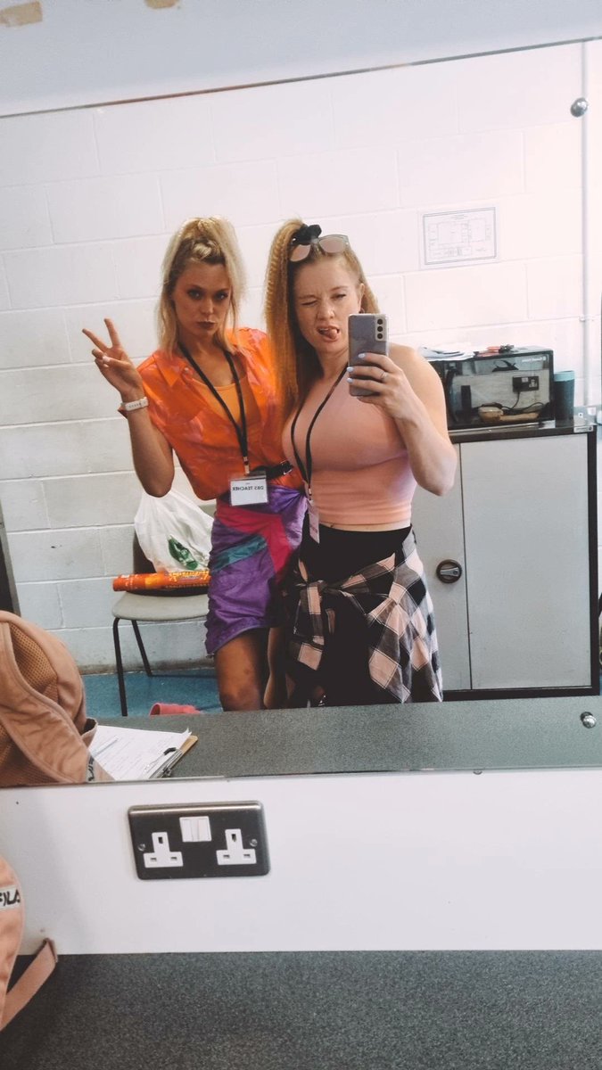 Amazing weekend at our 80s show "who made it?" 
Living for the crimped hair! 
Feels so good to be surrounded by talented beautiful people. 
Here's to next weekend and show number 4 🤩🍾