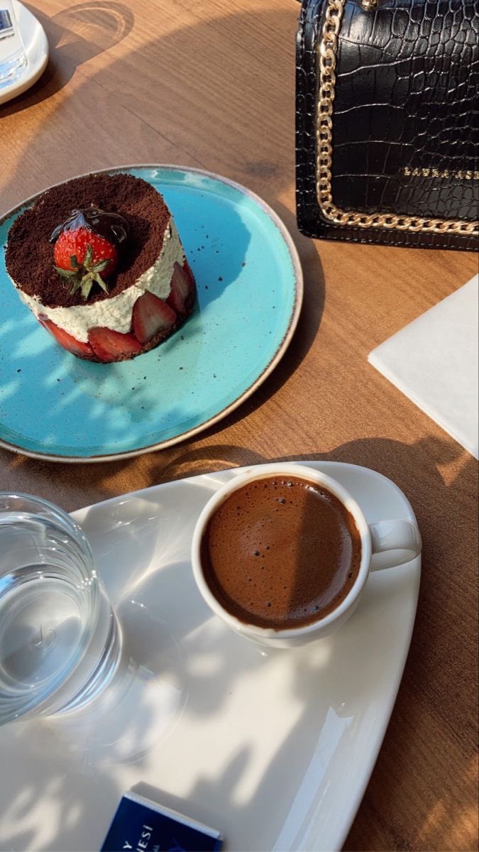 Gelsin bakalım 1 şanslı arkadaşıma “Ücretsiz Kahve Fal’ı”
Saat 00:00-00:30 arası açıklanacaktır.

Şartlar; RT/TAKİP/FAV 

Bol şans bebeklerim ✨💐