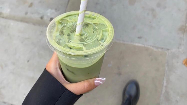 malusokay's tweet photo. craving an iced matcha latte rn 💭🍵 https://t.co/lWQtOtQlX9