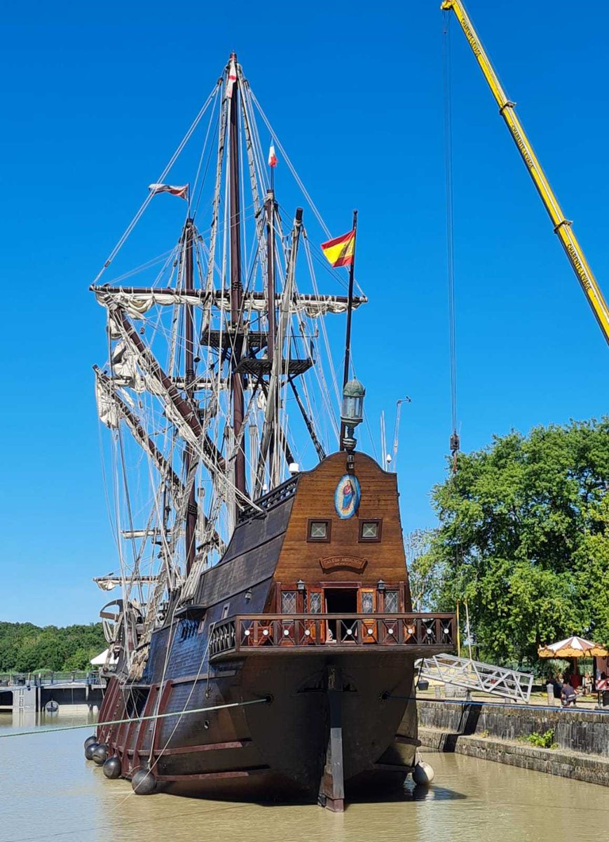 museemarine's tweet image. ⚓ Du côté du musée national de la Marine de #Rochefort un navire vient de jeter l'ancre à l'@arsenaldesm  El Galeón Andalucía, une réplique de galion espagnol du 16e siècle à visiter du 12 juillet au 27 août après votre visite au musée arsenaldesmers.fr/le-programme-d…