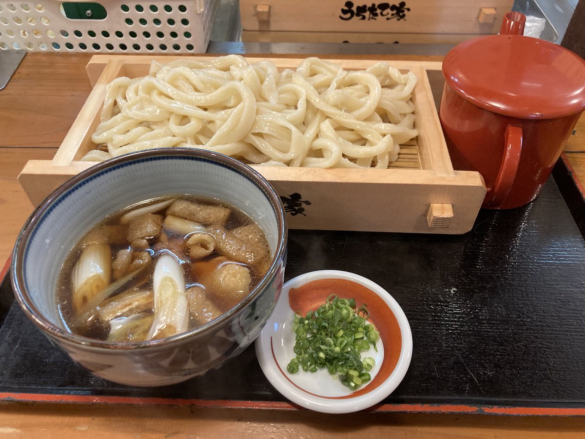 dragonite_love's tweet photo. 今夜のうどんは池袋の武蔵野うどんうちたて家へ😆
極太麺のモチツル感が堪らない😊
お土産に切れ端をお持ち帰り👍
そのままスナック感覚で食べるとガチで旨〜🥴🥴🥴 https://t.co/TTA7gHlzh8
