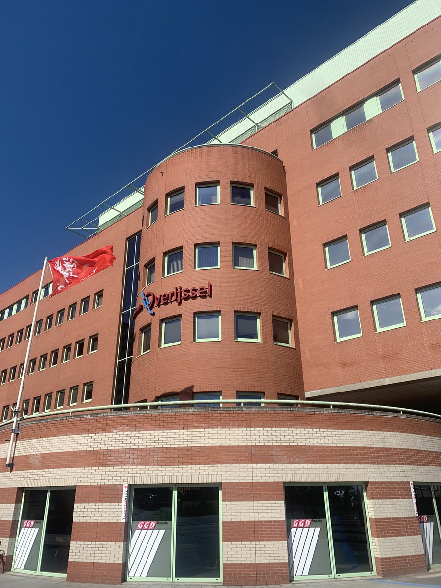 JurgenvanHoudt's tweet photo. Eerste #Twentedag van de nieuwe bestuursperiode, vandaag in het #Twentehuis in Enschede. 🎉Bestuurlijke overleggen met de collega wethouders uit Twente over Jeugd en Gezin, Publieke Gezondheid en de Twentse Koers. Collega @BeensRijssen heeft een tijdloze vervanger @BertTijhof. 🤣 https://t.co/mNEfRRTXCD