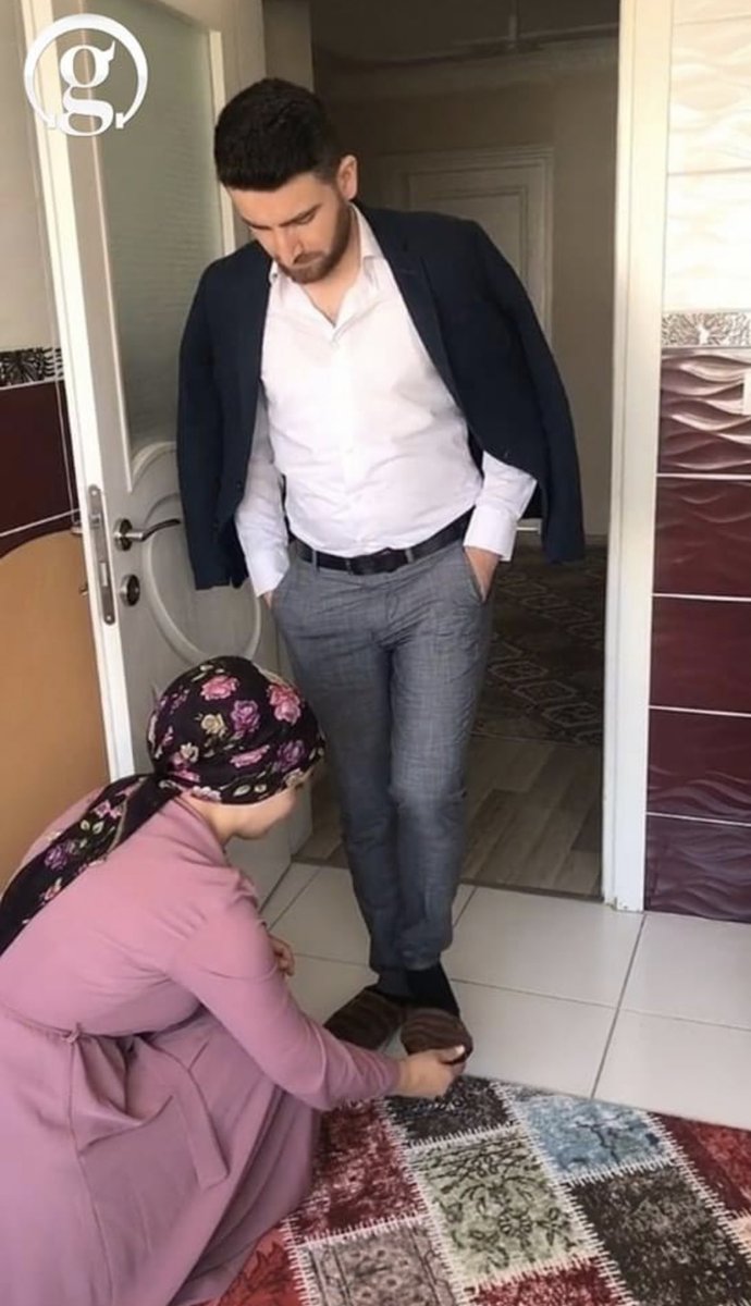 NaufalAntezem's tweet photo. Berapa kerat je lagilah isteri yang layan suami sendiri macam ni hmmm… https://t.co/5WnwyHKF35