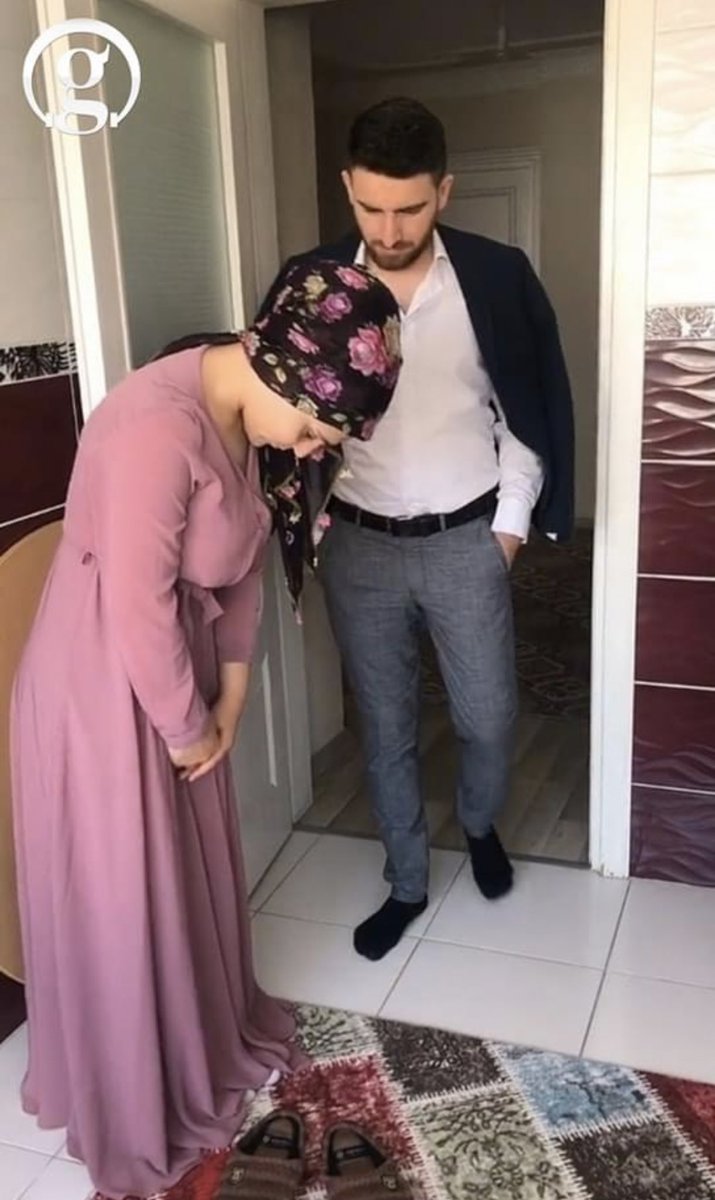 NaufalAntezem's tweet photo. Berapa kerat je lagilah isteri yang layan suami sendiri macam ni hmmm… https://t.co/5WnwyHKF35