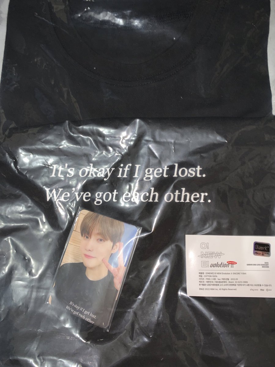 99dreab's tweet photo. ✨ #99dreabbought ✨
#owodam_proofs
@owodam_ 
Just got pt.1 since the other half would be the posters and the other incoming package. Huhu no joker card but the pulls tho ✨✨✨ And the timing with the shirt 🥲🥲🥲🥲 Thanks again aubs and good luck din sa studies mo 💕💕💕 https://t.co/LG8vLN6wsR