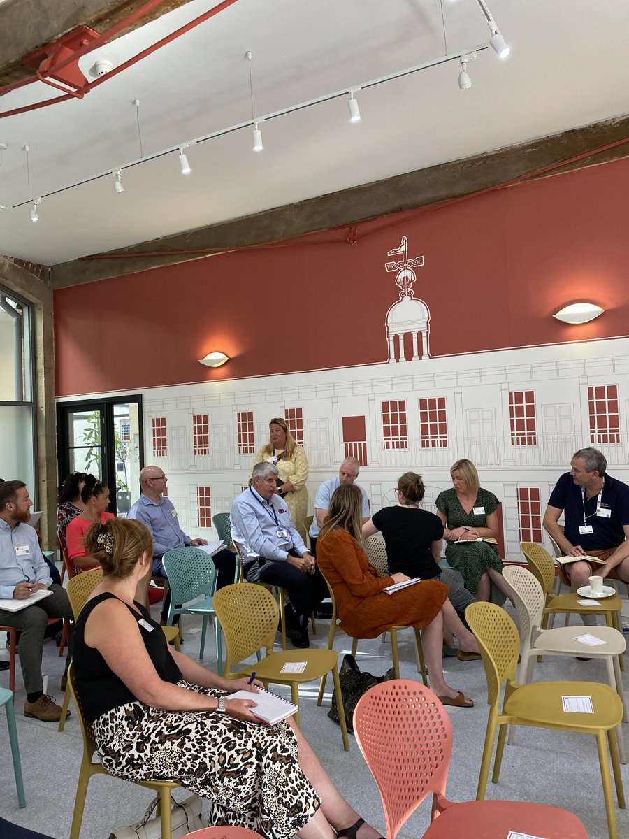 ElsieWhiteley's tweet photo. Paul Blackman joined us today for a myth-busting session on the circular economy to build a better future. #smallbusinessnetworking #smallbusinesses #calderdalenetworkingevent #halifaxnetworking #halifaxbusiness #HotNetworkingHOTTopics #circulareconomy♻️ #circulareconomies https://t.co/ydJfaU8NPa