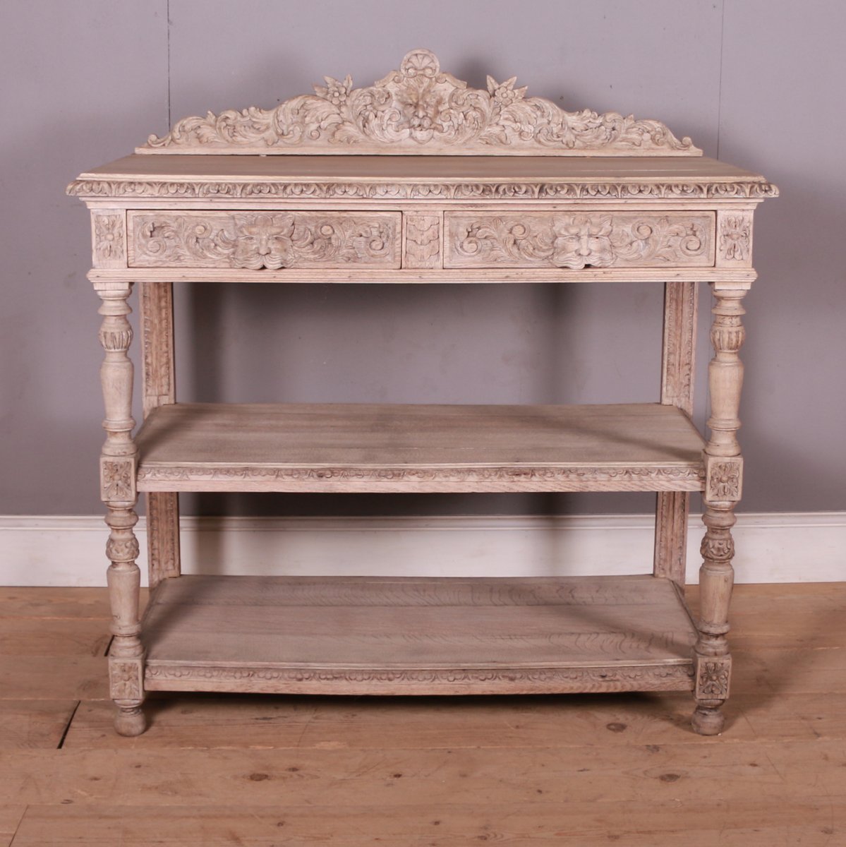 ArcadiaAntiques's tweet photo. Late 19th Century carved and bleached oak English buffet. 1890.
Height to worktop is 40.5".
Price: £1,450
https://t.co/qA2IM6FwEB

#englishbuffets #bleachedoakbuffets #carvedakbuffets https://t.co/eCimMptjhC