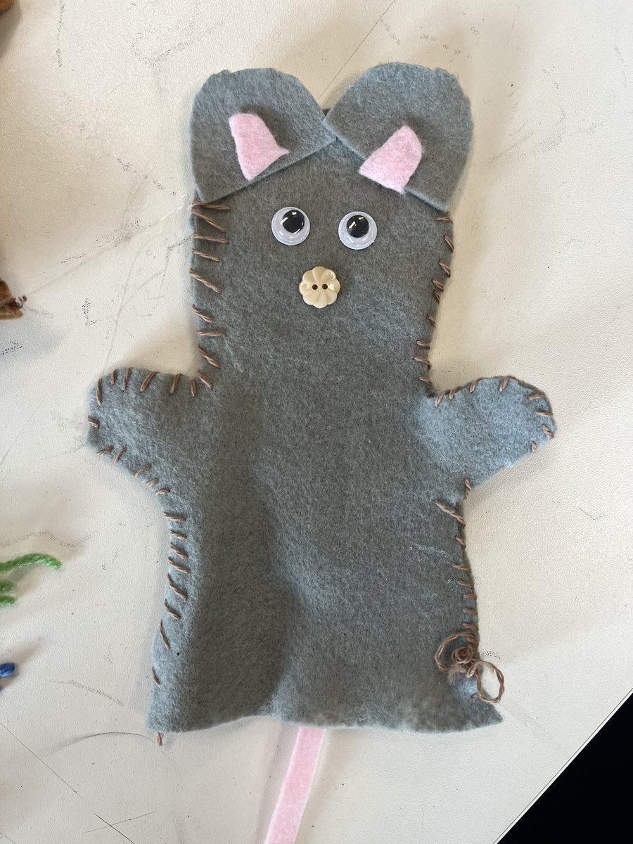 Miss Roberts tweet media