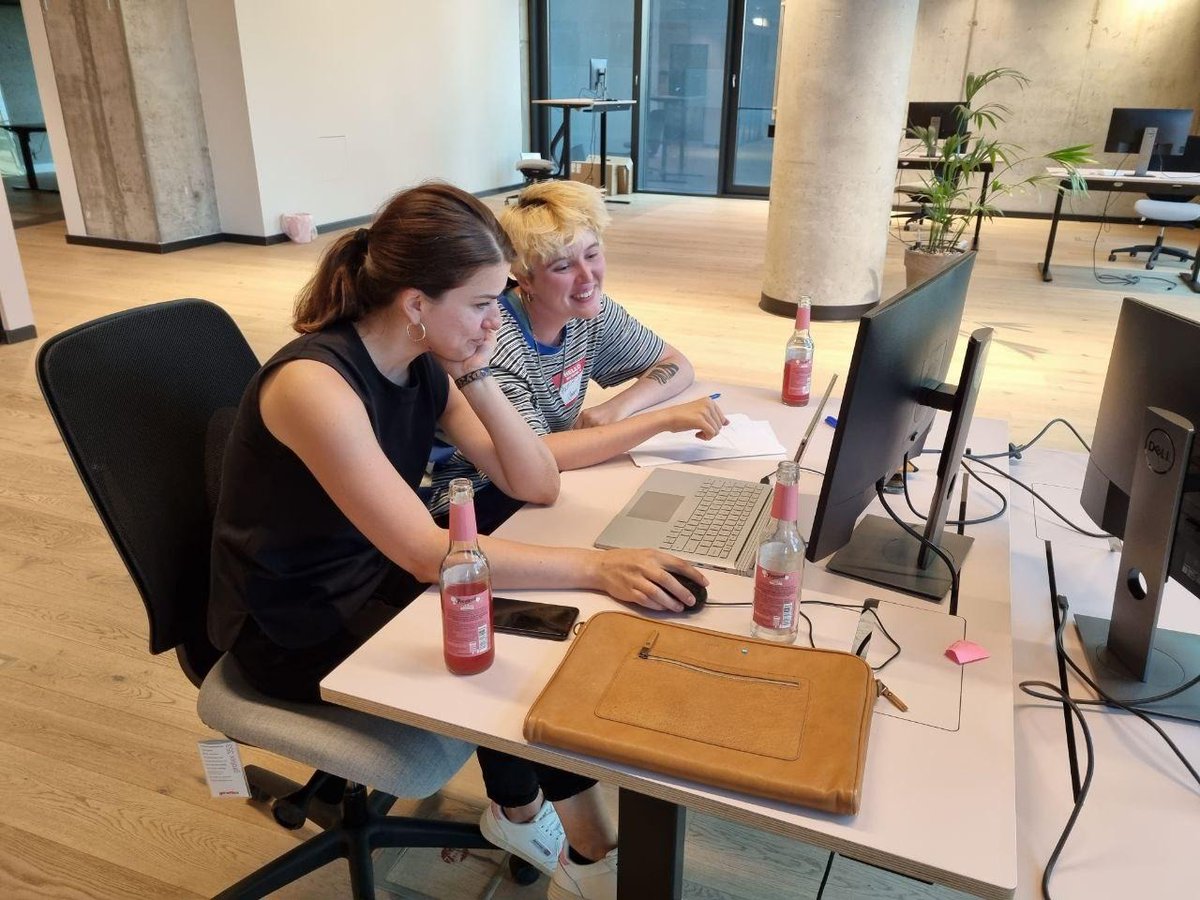 codebarBerlin's tweet image. 2 days ago we ran another IN PERSON workshop with @pleo. It was a really wonderful experience. ❤️
We'd like to encourage more students from underrepresented groups to attend! If you know someone, please let them know about our lovely in-person workshops ☺️