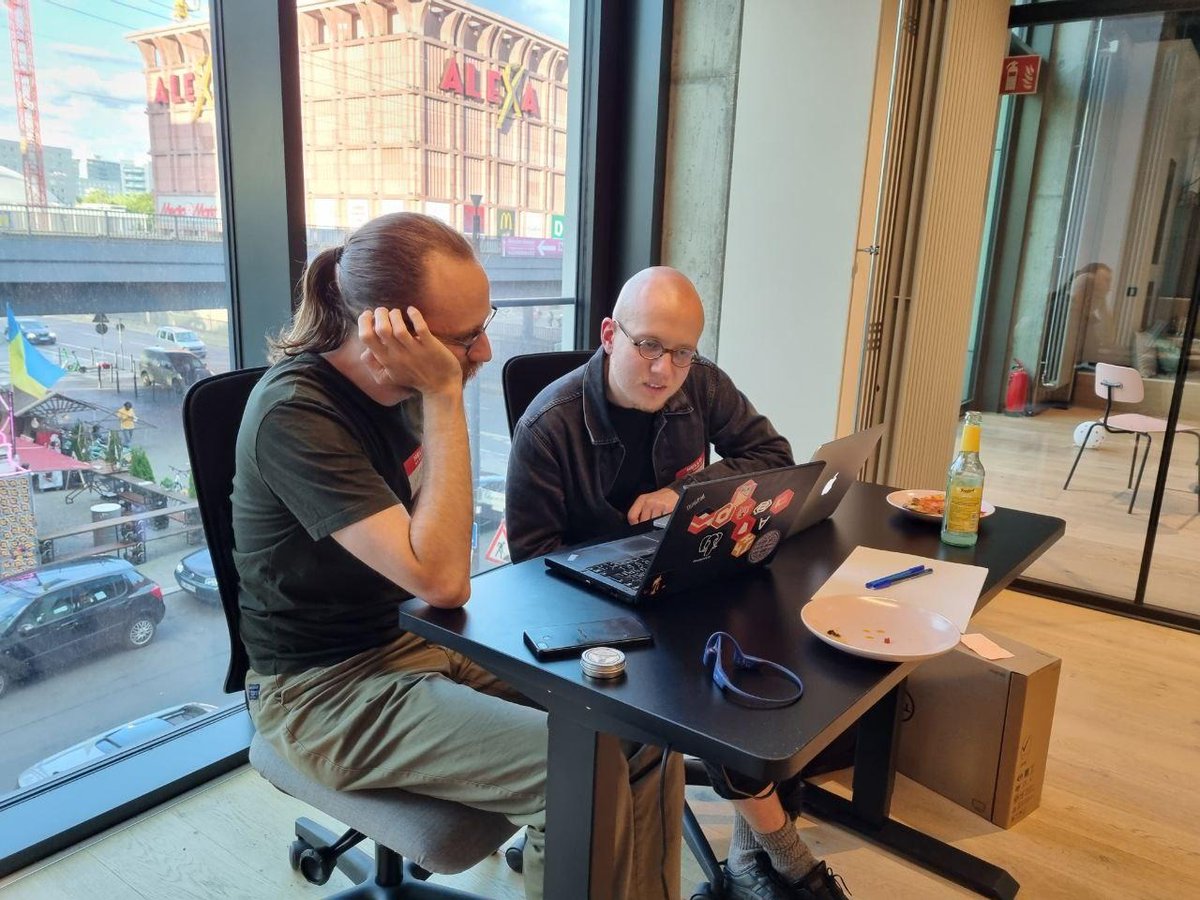 codebarBerlin's tweet image. 2 days ago we ran another IN PERSON workshop with @pleo. It was a really wonderful experience. ❤️
We'd like to encourage more students from underrepresented groups to attend! If you know someone, please let them know about our lovely in-person workshops ☺️