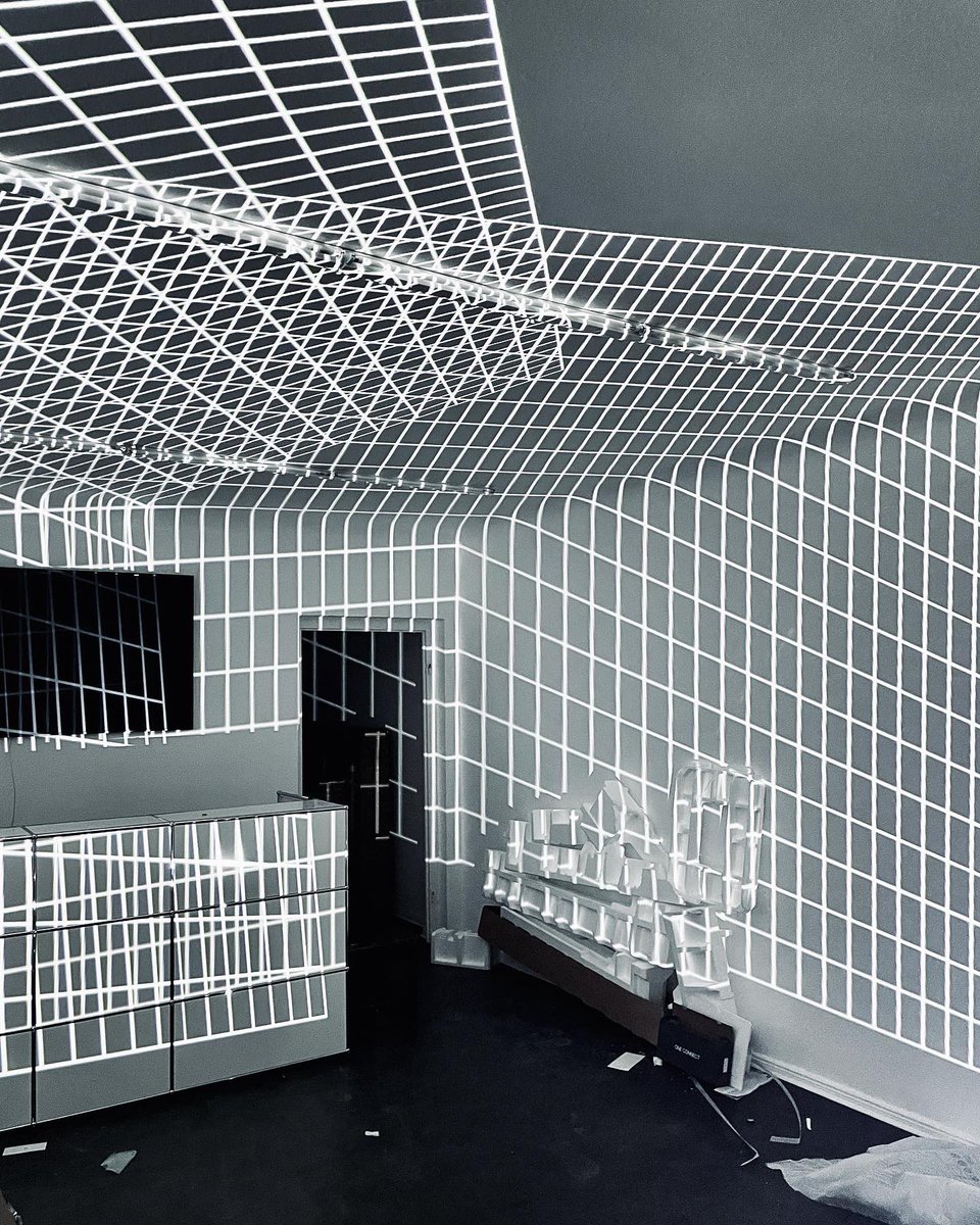 alidasun's tweet photo. prototyping installation @brtmoments new space in Berlin 📐
opening next week ☀️

#generativeart https://t.co/VeBZcelRcf