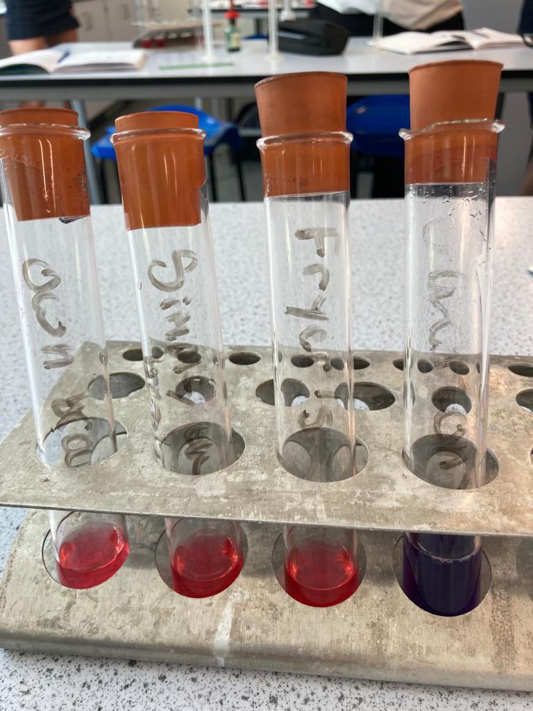 DeaneryScience's tweet image. Y8 are testing a selection of antacid medicines to see which is the best at neutralising stomach acid. Safety and precision are so important today! @deaneryhigh