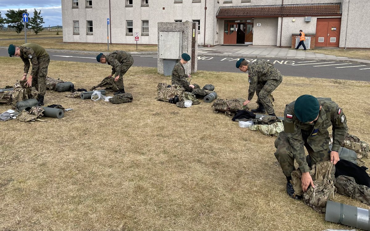 Colonel Derek Balfour tweet media
