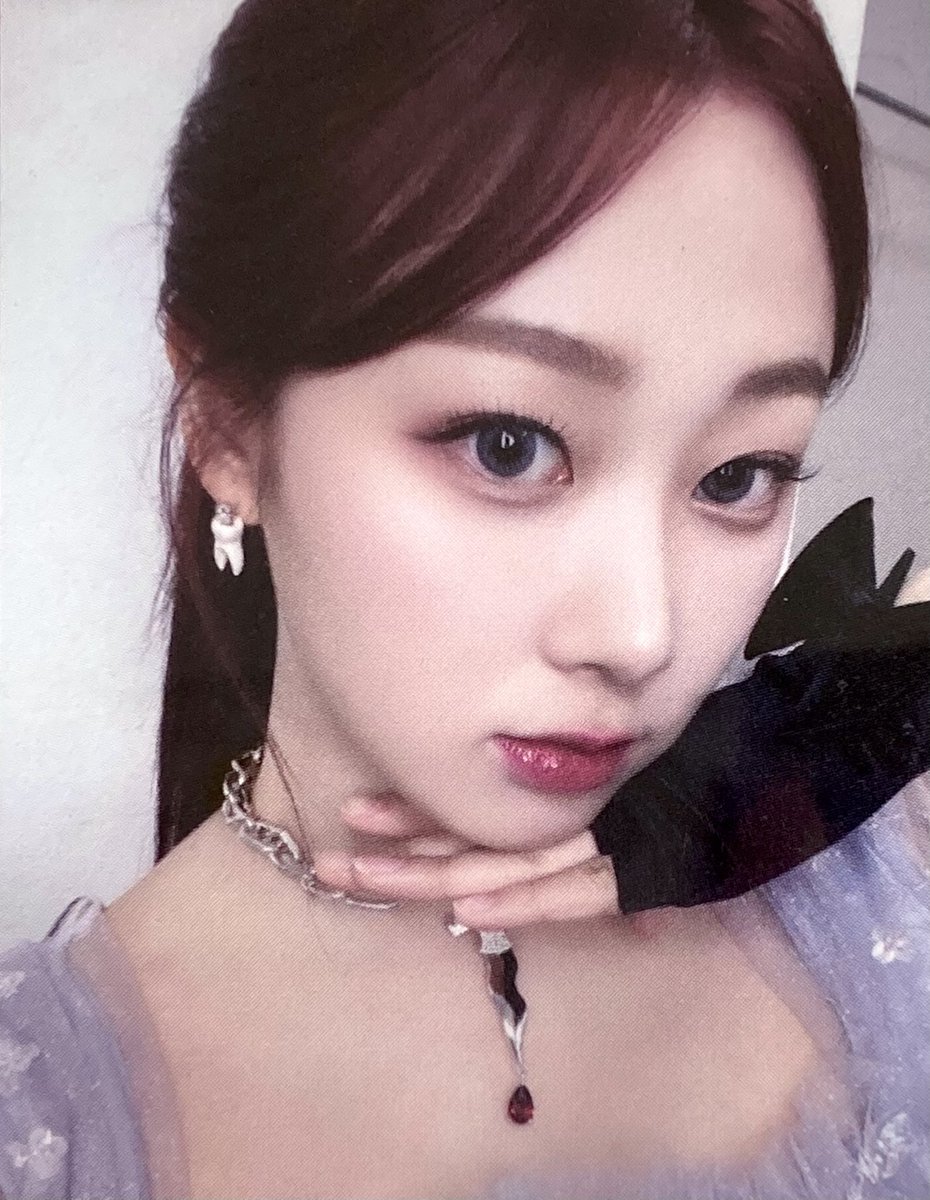 aespapic's tweet photo. #aespa SMTOWN &amp;STORE Film Photo scans https://t.co/dKFpWljPl3