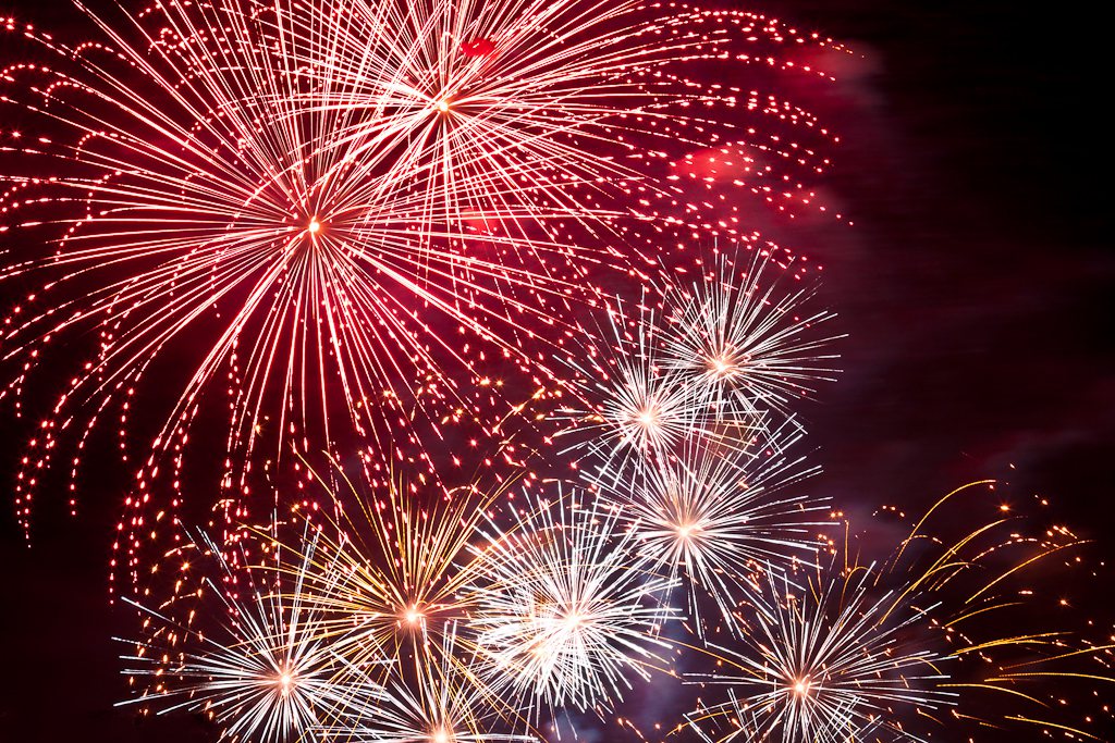 [FÊTE NATIONALE]
 On vous donne rendez-vous ce soir sur la place de la Mairie pour célébrer la Fête Nationale ! 🎆
🔥 17h - Vente de lampions au profit du Ski Club 
🥳 21h - Défilé des lampions dans les rues de Pralognan 
🕺22h - Bal de la fête nationale
🎇 22h30 - Feu d’artifice