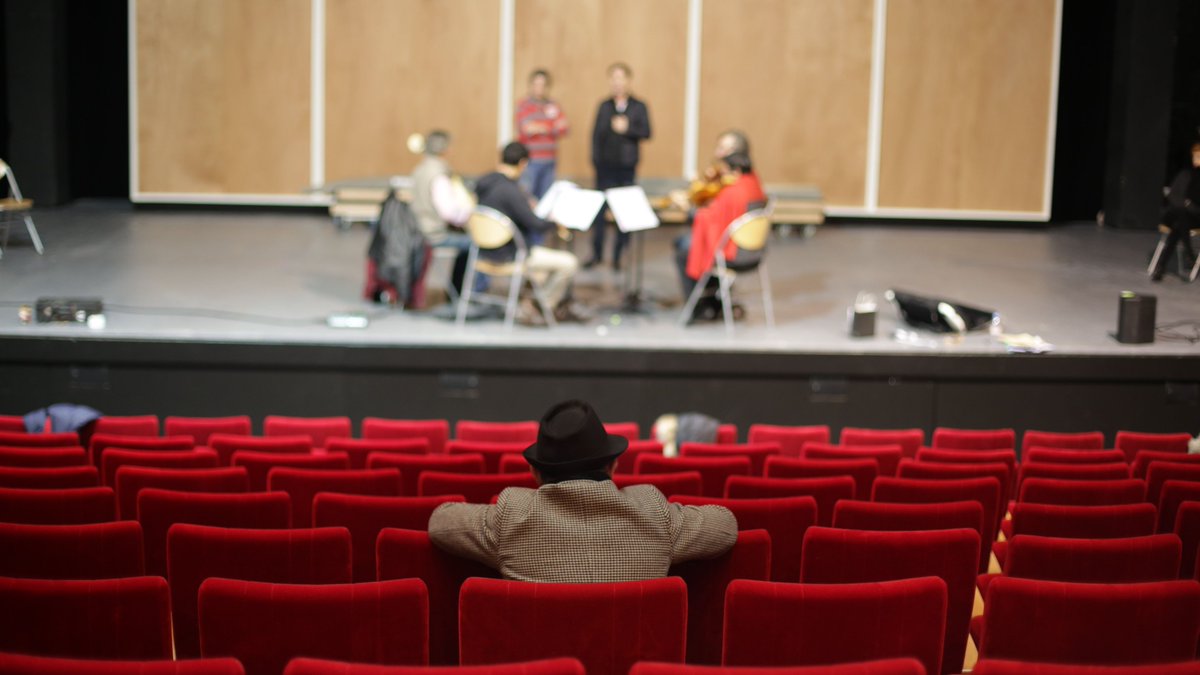 GPSAudiovisual's tweet photo. [ESTRENOS] Mañana se estrena en el cine Gaumont el documental «Fantarias», de Romina Richi, sobre el proceso creativo del director argentino y su elenco para la puesta de la obra «El tigre».
https://t.co/SguPH9z3NP a través de @gpsaudiovisual https://t.co/YK3ko451V7