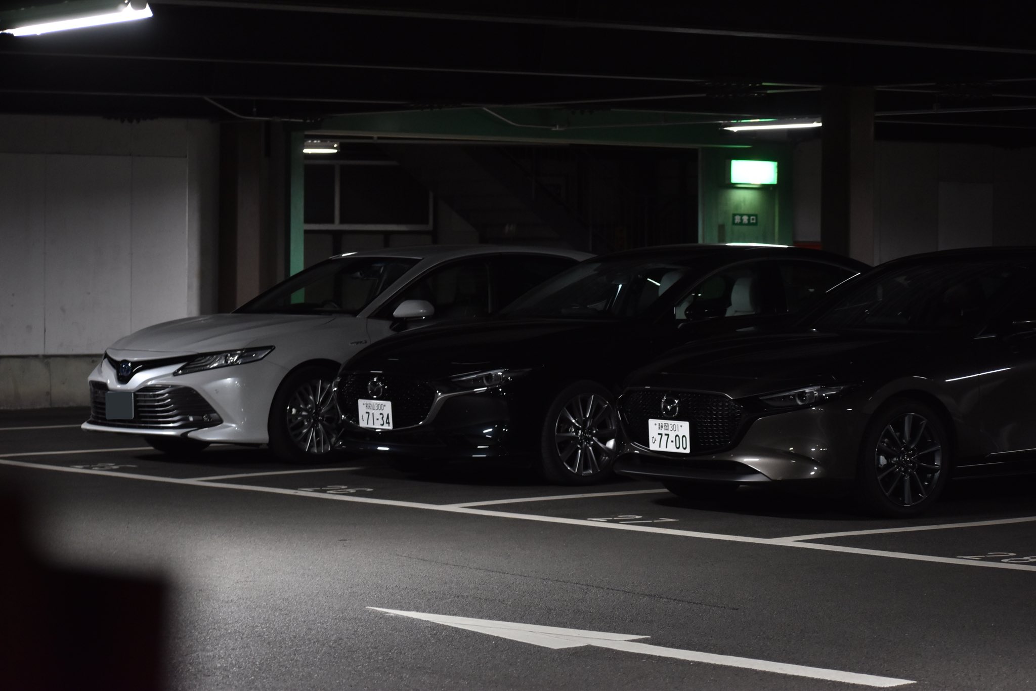 てらさか 白と黒のセダン車からイカつい人達出てきました T Co 2fyjodnt4q Twitter