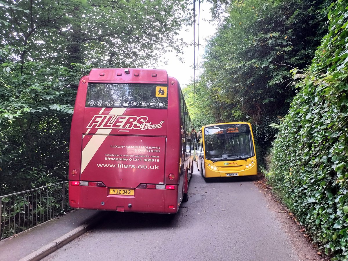 koalanige's tweet photo. @BusAndTrainUser All well &amp; good until this happens!
Peter the friendly driver soon got it sorted! Lovely chap &amp; interesting journey in the sun deck! https://t.co/8BmzUEGU4t