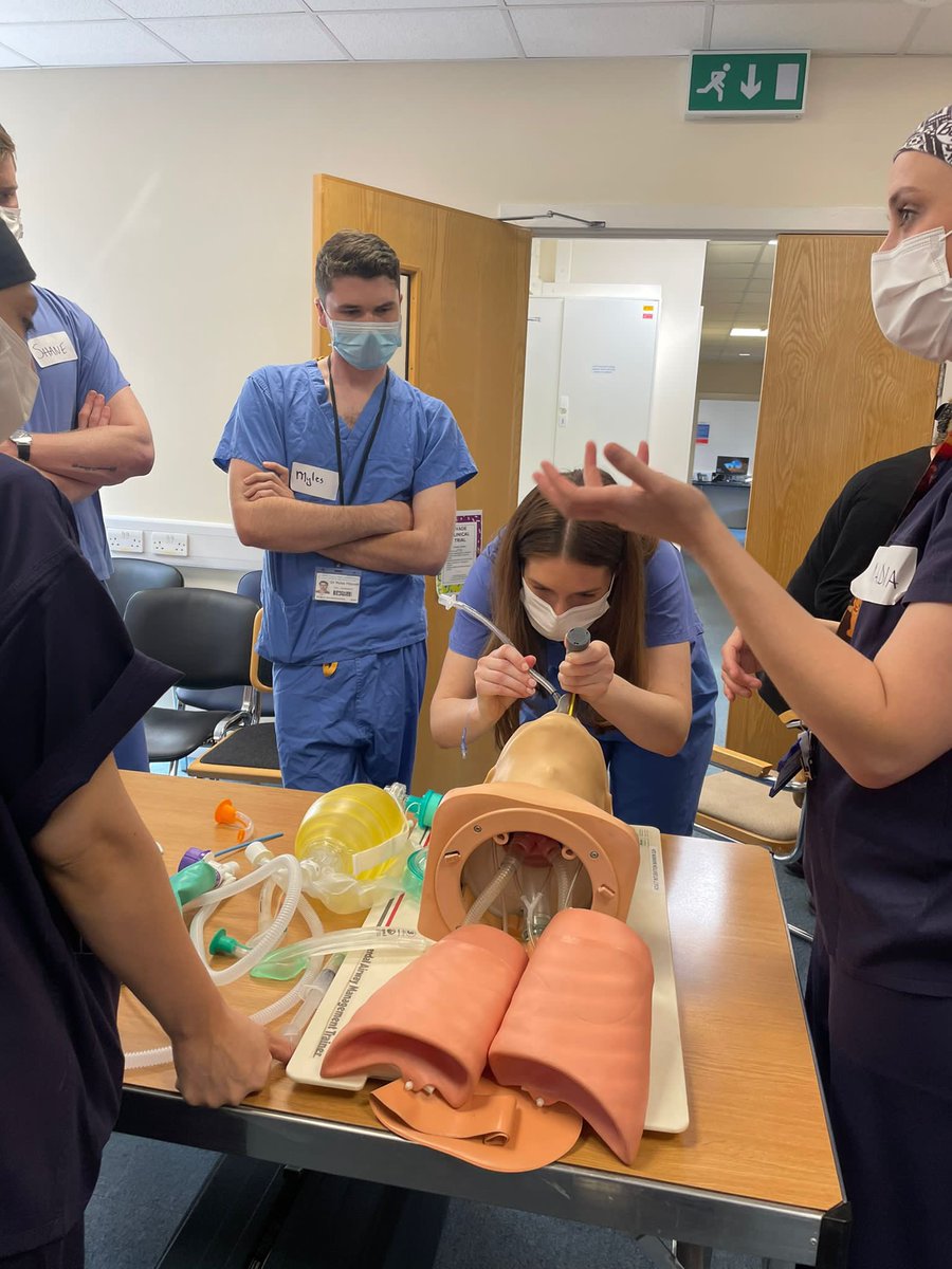 SJ_ACC's tweet photo. Fantastic “introduction to anaesthesia bootcamp” being run for our latest batch of anaesthesia novices. @jennyporterSJH @AineCafferkey @aislinn_sherwin @barbaracusack89 @dr_sarwani https://t.co/gXAKpbNJOh