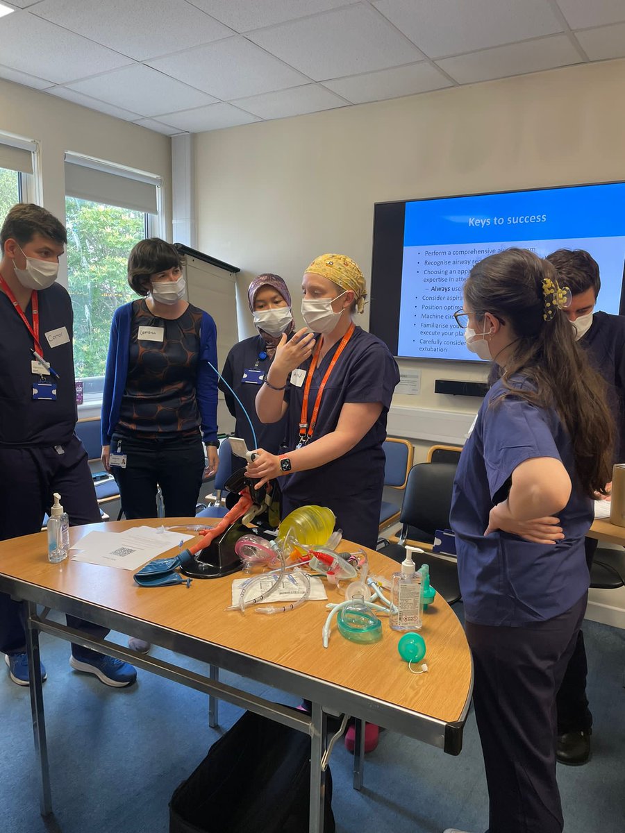 SJ_ACC's tweet photo. Fantastic “introduction to anaesthesia bootcamp” being run for our latest batch of anaesthesia novices. @jennyporterSJH @AineCafferkey @aislinn_sherwin @barbaracusack89 @dr_sarwani https://t.co/gXAKpbNJOh