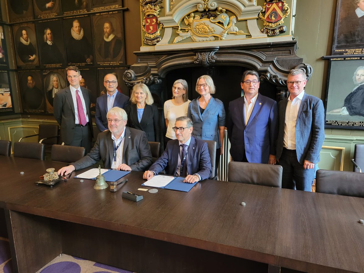 EUni_Well's tweet photo. 🇪🇸 @UMU, which was welcomed as a partner of #EUniWell in March of this year, has officially signed the Consortium Agreement during our Rectors' Assembly at @UniLeiden today.

👏 We're so excited to have you and to connect in person for the first time!

#EUnited4Wellbeing https://t.co/QdDeOzDPTj