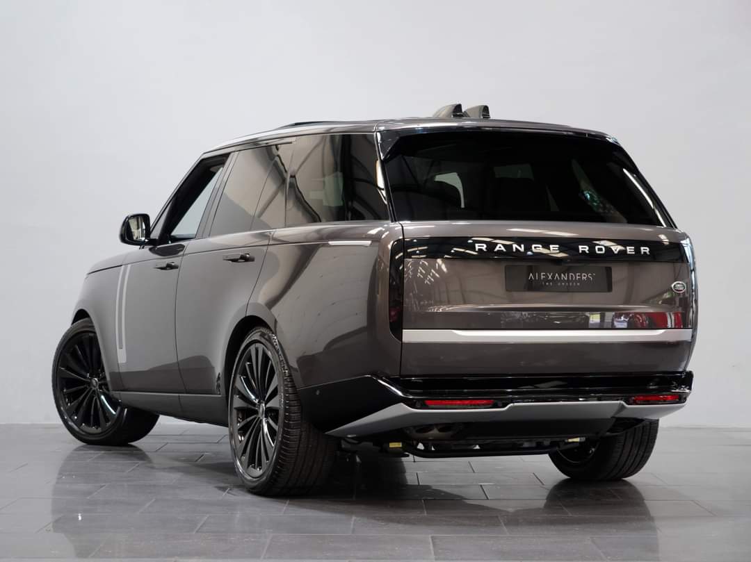 JaMtoka's tweet photo. • 2022 Range Rover First Edition — P530
• 4400cc Bi-Turbopetrol V8
• 530bhp/750Nm
• 4WD, 10 Airbags, TR
• Air Suspension
• Meridian Signature Sound, 23" Alloys
• Fuel Tank: 90L
• Mileage: 1,600km
• Source: UK
• KSh28 Million — CIF Mombasa
• sales.beyondtarmac@gmail.com https://t.co/L5mnJd5yw2