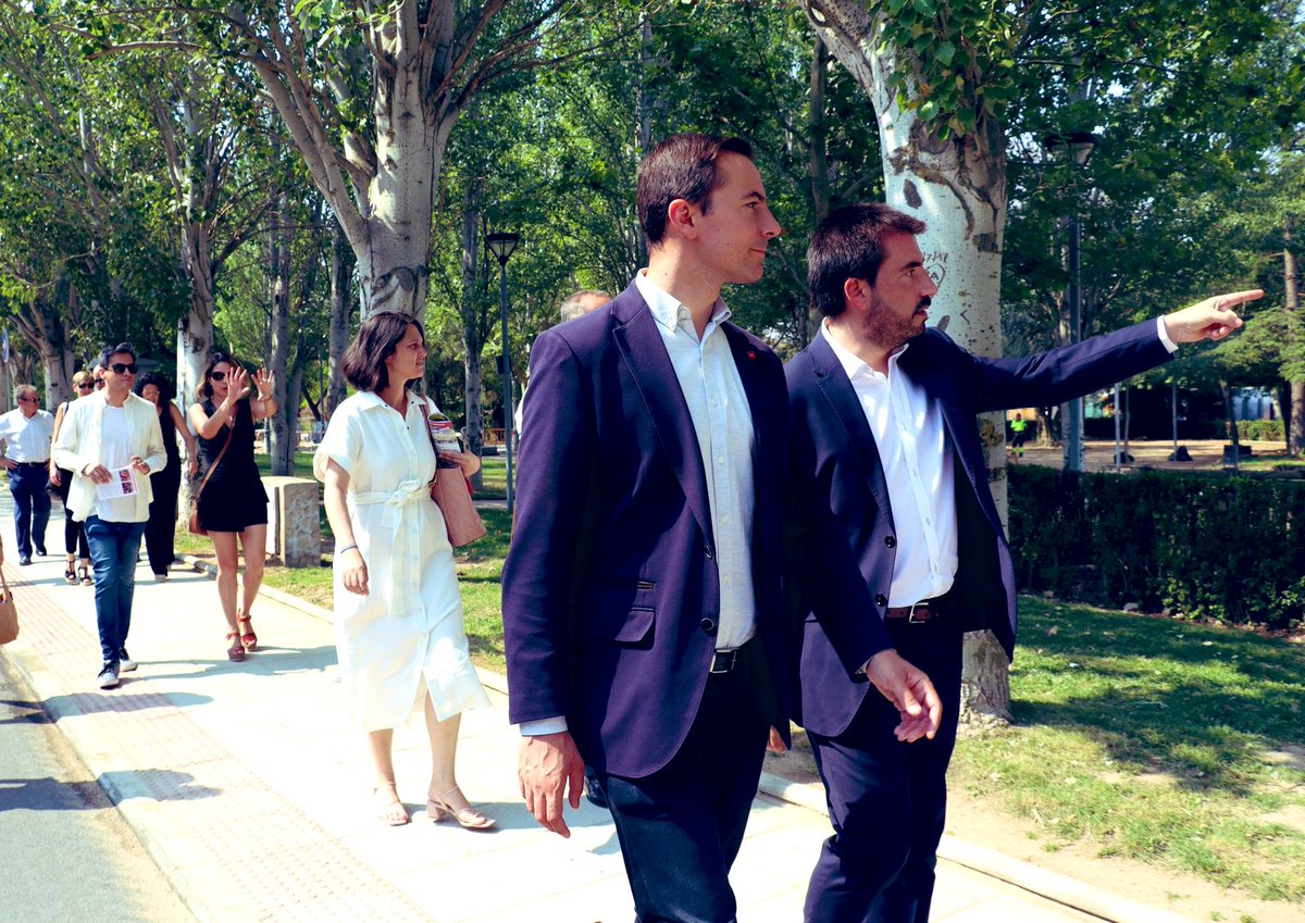 psacera's tweet photo. Junto a @juanlobato_es , diputados del @gpsAsamblea , viendo #MejoradadelCampo. Su alcalde #JorgeCapa nos ha enseñado las obras financiadas por el Gobierno de España, a través de las ayudas Filomena y los Fondos de Recuperación Europea. Gran gestión del @PSOEMejorada @psoe_m https://t.co/ocMEm6ETBI