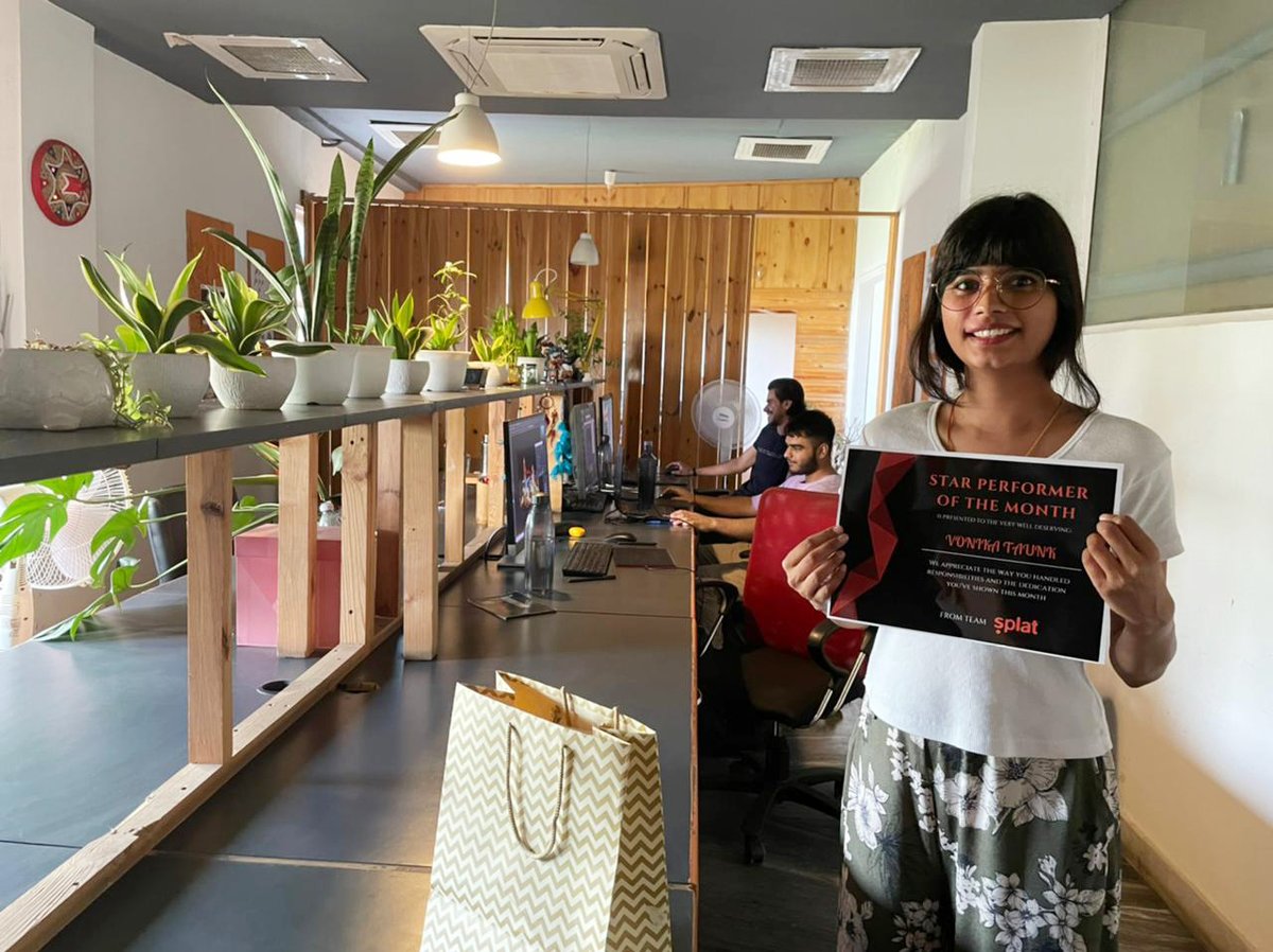 StudioSplat's tweet photo. Celebrating the inspiring ones among us equals! 🤩

#TeamSplat #SplatStudio #JustSplatThings #SplattersAppreciation #LifeAtSplat #MediaProduction #OfficeCulture #OfficeEnvironment https://t.co/dsaoVH9Zsg