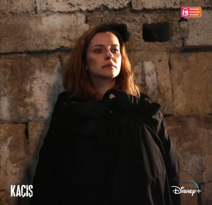 jkfromero's tweet photo. @DisneyPlusTR "Incluso en la mayor oscuridad hay esperanza" ojala la haya para ellas y todas las mujeres del mundo... Cruda y dolorosa realidad #Kacis #Zeinep #IremHelvacıoğlu #DenizBaysal #leylatanlar 💚 https://t.co/enqH0fh5Jt