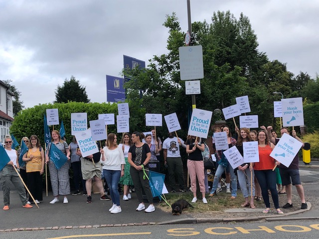 BirminghamNEU's tweet photo. Day 2 of strike action by NEU members at Lordswood Girls' School today. Another fab picket line and great support from parents and local residents once again. A real pity the school has allowed it to come to this. @NEUnion https://t.co/bMDy9g8ios