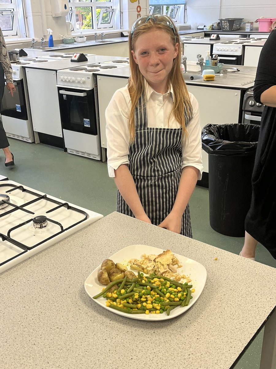 KA_Classof26's tweet photo. Lydia wowed us once again with her homemade pastry and Nan’s chicken pie recipe https://t.co/x1ESHEMcIC