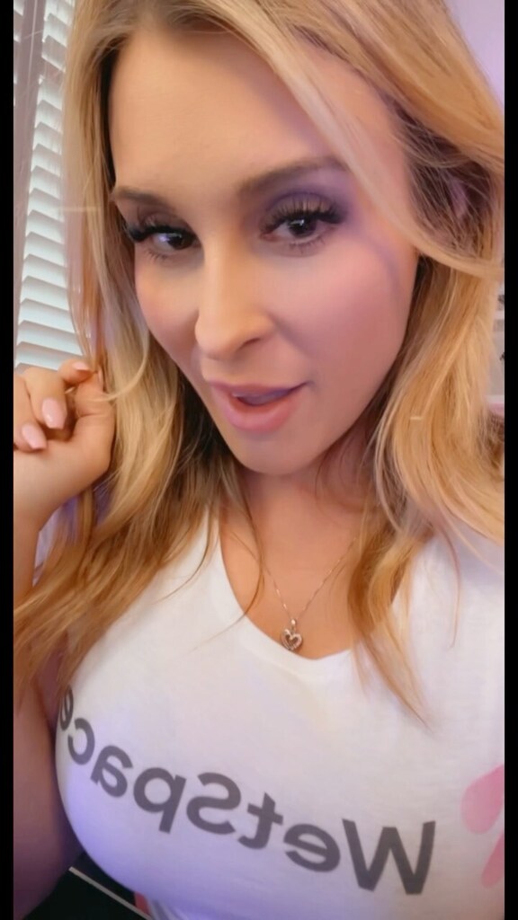 MrsAllieRae's tweet photo. Wet Wednesday! @wetspacecreators https://t.co/DZvMPcNAje https://t.co/L3lw5bJnGp