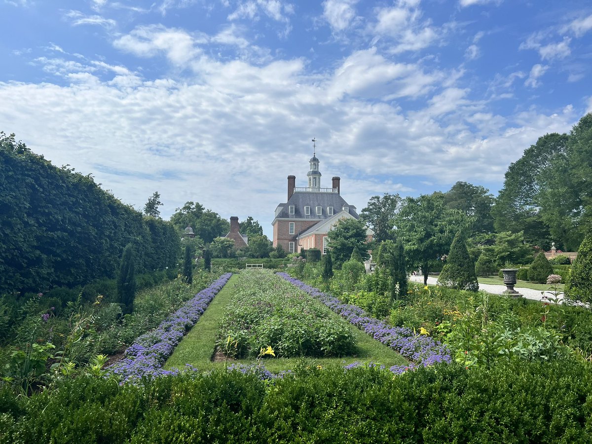 Mister_Greer's tweet photo. Day 3: This trip to Williamsburg, VA is also a dream for a #amateurphotographer . Thanks to @AspireKy and #AcheivED for this opportunity!! #sachat #amateurphotography #architecture #history #SocialStudies #iPhonephotography https://t.co/3mCXnPX8vj
