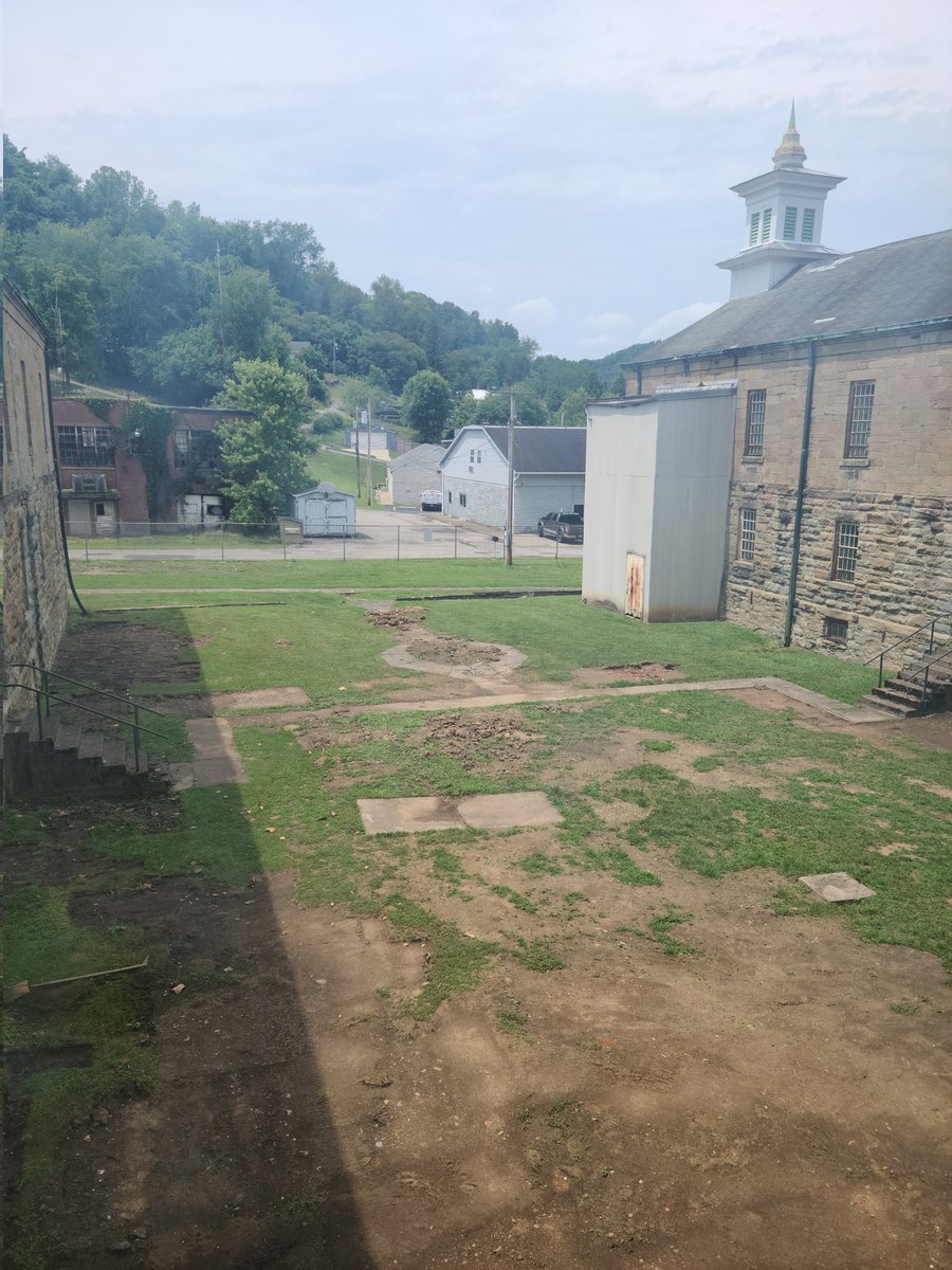 Strange4History's tweet photo. #Freshair, #sunlight, and physical exercise. These were necessary to the healing and recovery of the mentally ill, according to #Doctor Thomas #Kirkbride
His #KirkbridePlan helped shape mental Healthcare in the US and around the world, with 300 #Asylums built. https://t.co/kiVAxgZJgW