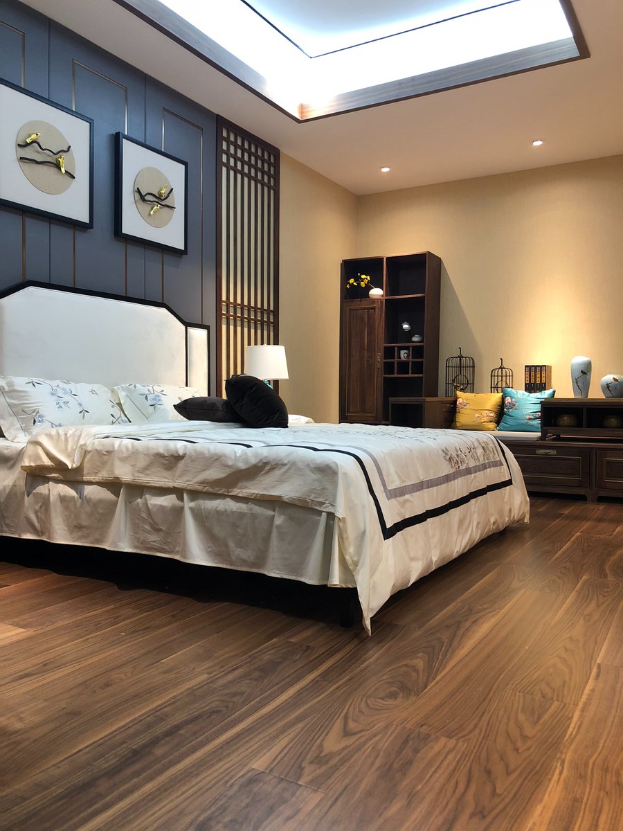 jiang07030615's tweet photo. How fantastic does prime grade walnut look in Tom's bedroom 😍

#maxzaraflooring #flooring #walnutflooring #engineeredflooring #woodflooring #luxuryflooring #luxurywoodenflooring
 #interiordesign #renovationideas #homedecor #architecture #renovation #building #luxurylifestyle https://t.co/L98J8mYSWs