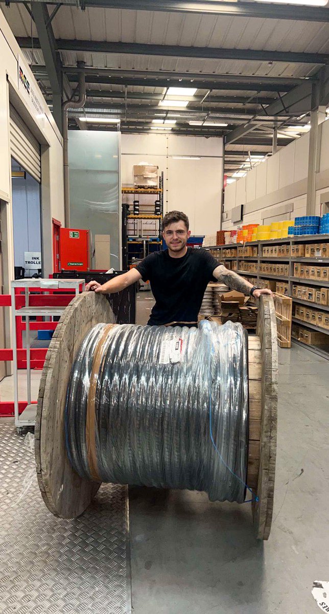 _JimboWatkins's tweet image. Bit of fun for the morning #cablepull #sparky