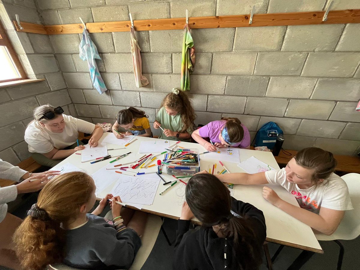 limerickyouth's tweet photo. Day 2 at the #Kildimo Summer Camp & the girls finished their tie-dye t-shirts and started a new art project... we can't wait till day 3 at @kildimopallas 😀 #limyouth #lys @ywirl @LimClareETB https://t.co/EZ3MTHG3li