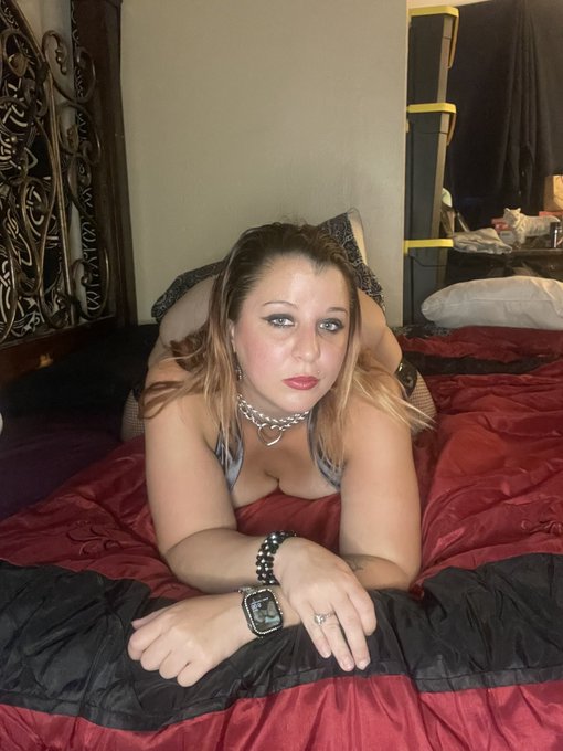 New pics and vids on onlyfans I&rsquo;ll be posting more videos soon I&rsquo;m tryin to get a go pro&hellip; https://t.<a href="/tag/newprofilepic"class="tags"><span>#newprofilepic</span></a>