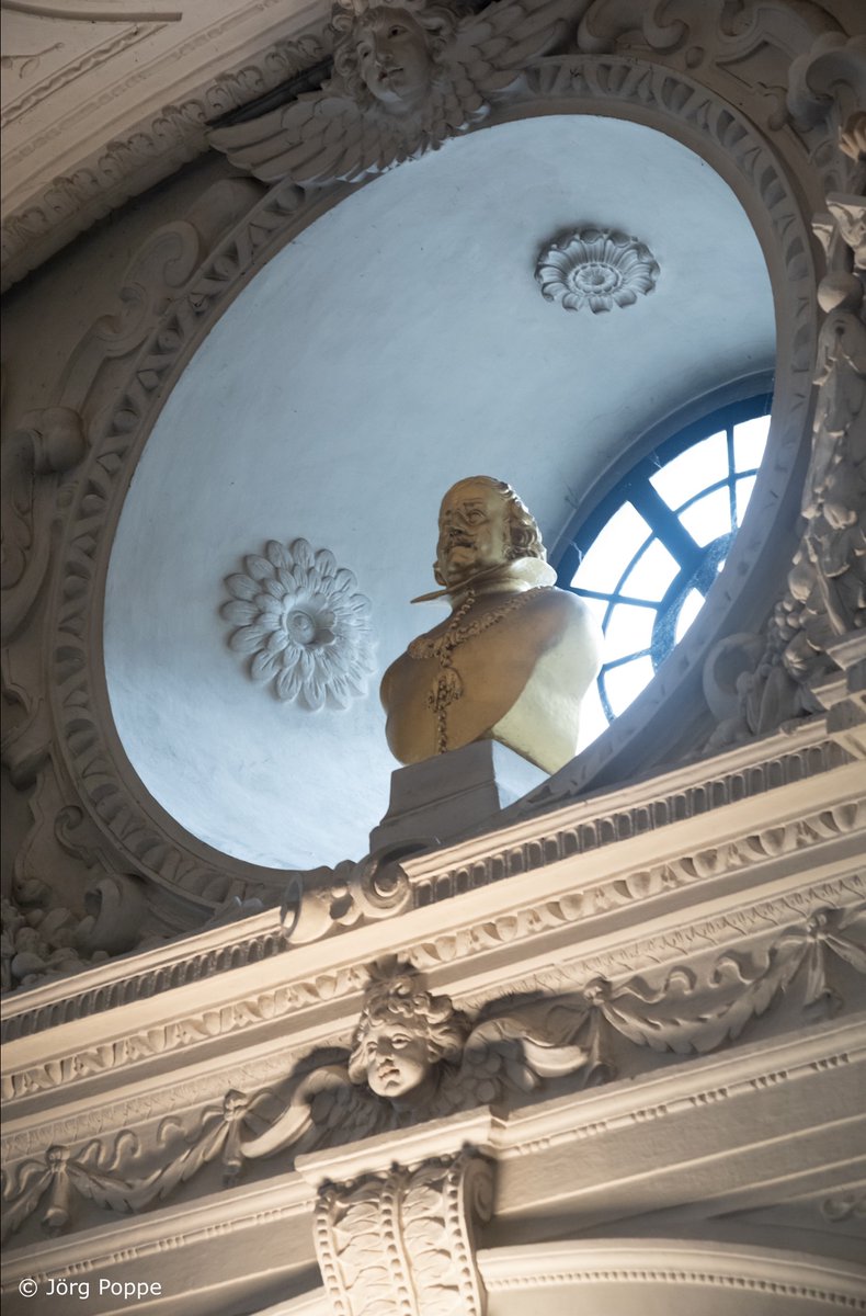 lichtaufnahmen's tweet photo. St. Andreas Dominikanerkirche.      #andreaskirche #altstadt #düsseldorf #kirche #standreas #dominikaner #skulpturen #dominikanerkirche #figuren #statuen #figur #visitdüsseldorf #visitnrw #statue #figur #plastik #bildhauer #standbild -28659, —665, —663 https://t.co/mTOOfoeVON