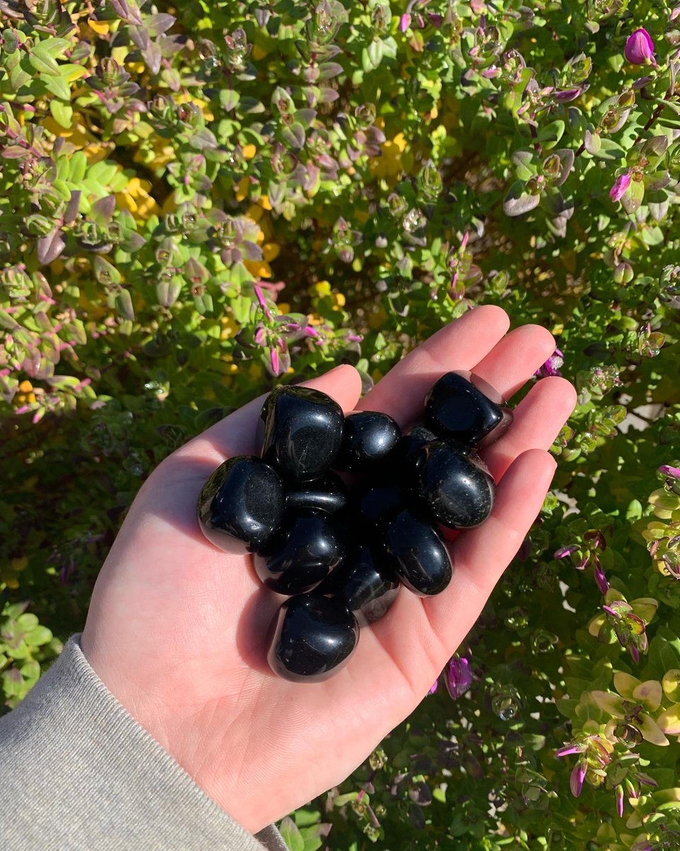 casswraps's tweet photo. tumbles are an affordable way to carry crystals around with you 🤩 quite a few options on my site and they range from $0.25-4! https://t.co/KHvqTg1N9S https://t.co/0TFN3CS7e8