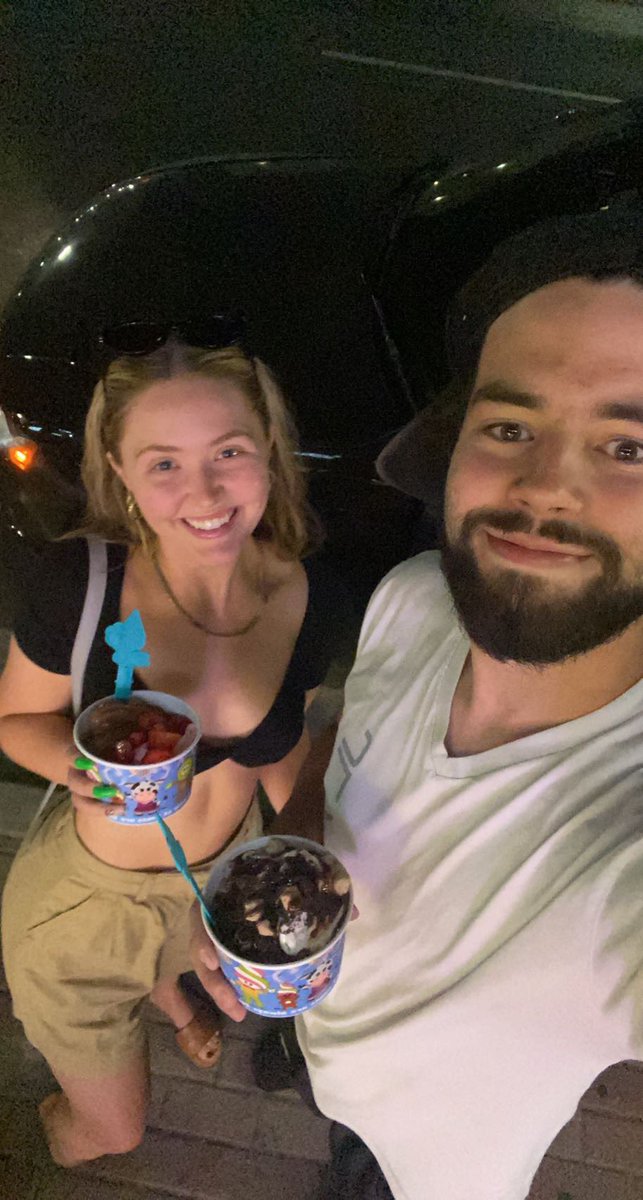 haileyjayglenn's tweet photo. 🍦 https://t.co/ZkqrPSJ0j7