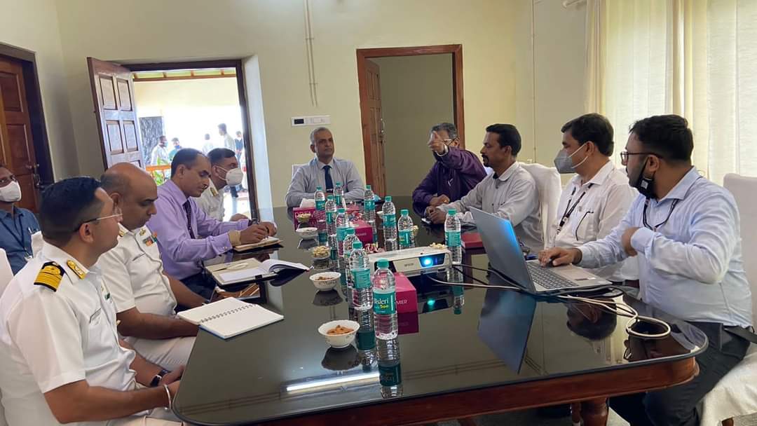 KeralaBoard's tweet photo. Vice Admiral G.Asok Kumar (Rtd) Security Co ordinator, National Maritime Security Council visited the Vizhinjam Port.  He checked the tug facility used for crew change. A brief interaction with KMB officials was held on Port security aspects of  Vizhinjam Port n other minor ports https://t.co/hMyOR7bsZx