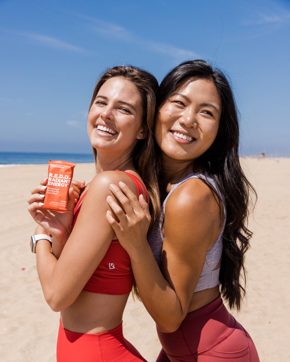 Is there anything better than a day with your bestie and your favorite vegan protein bar? 👯‍♀️ We don't think so!